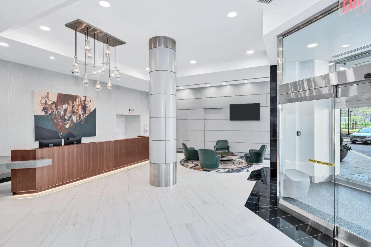 Modern & Charming Apt With Rooftop @Pentagon City Arlington Eksteriør bilde